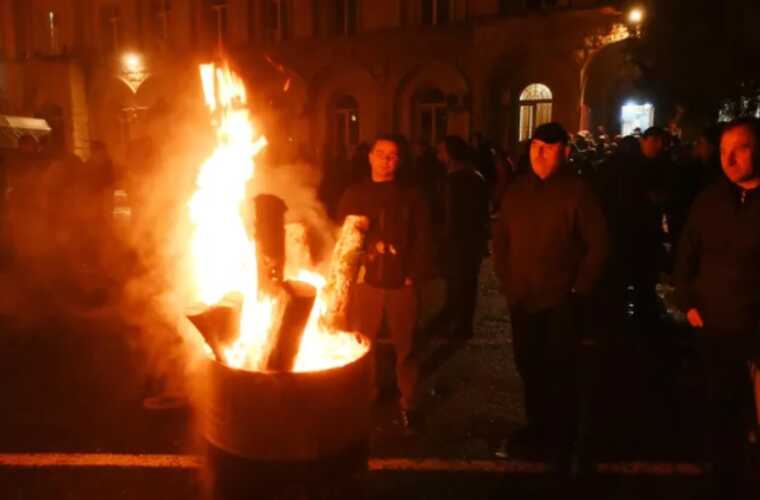 Инцидент в Сухуме: группа оппозиционеров пыталась взять под контроль телерадиокомпанию