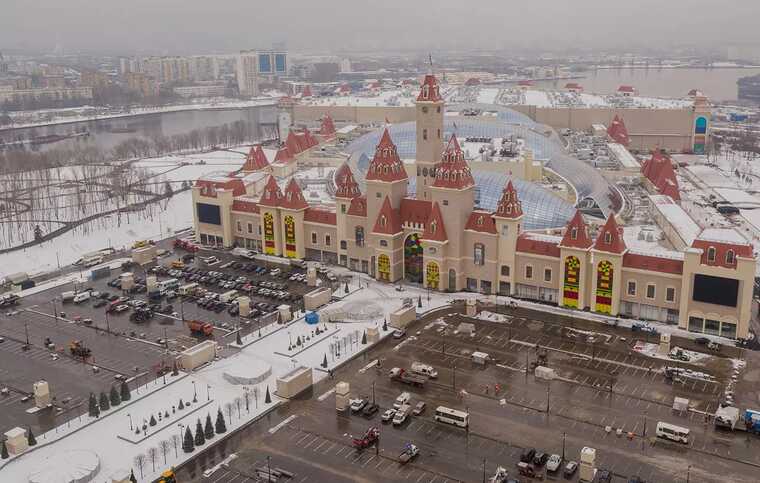 Москвичам предложили ТЦ с мафиозной историей под видом «Диснейленда»