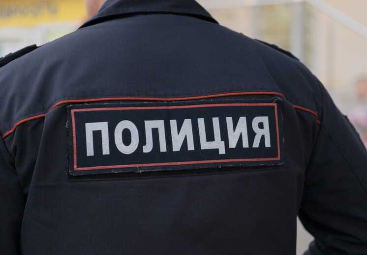 В Петербурге задержали полицейских из метрополитена за вымогательство у мигрантов