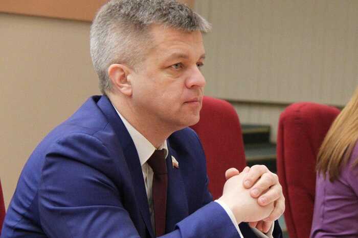 Максим Шихалов арестован в Москве по делу о нарушении закупок и завышении аренды ДГУ
