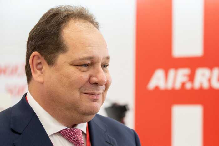 Взятки, подарки и иноагенты: как команда Гайзера «кормит» политиков и медиа в Коми, включая Ростислава Гольдштейна