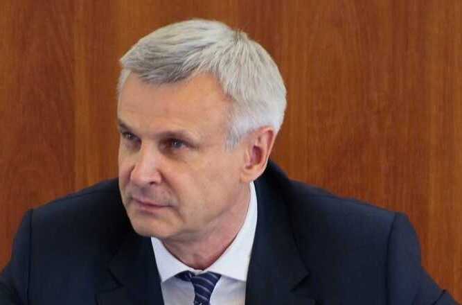 Семейные офшоры Носова остаются в тени, пока регион теряет инвестиции и жителей