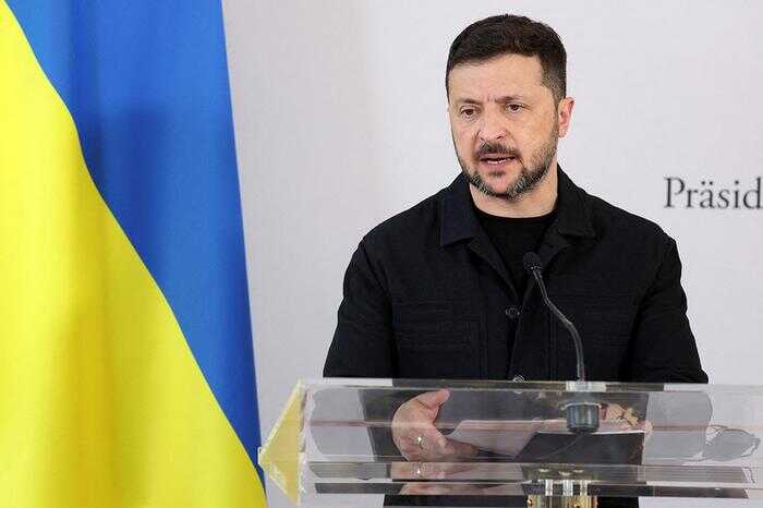 Еврокомиссия уволила переводчицу за подозрения в связях с российскими чиновниками во время переговоров Зеленского