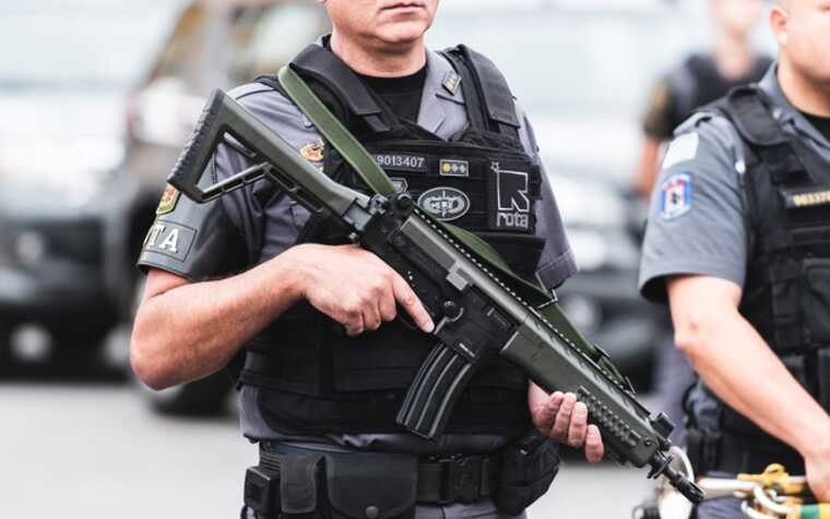 Officer with million-dollar income: Brazilian policeman trafficked weapons and got promoted